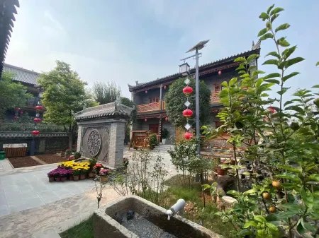 Longfengshan Ancient Town Zhuxiangyuan Homestay Отели в г. Ичуань