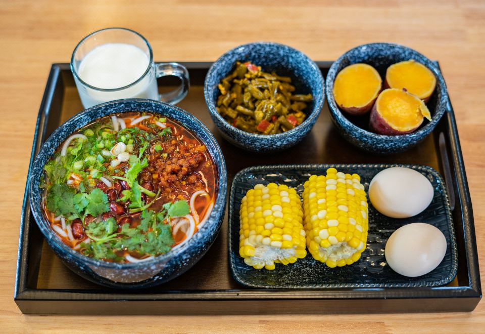 2. Yiyuan·D..
