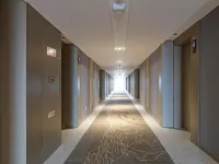 Chonpines Hotel - Parking