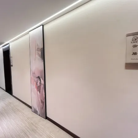 Baoji Fufeng County DiJianNanShan Hot Spring Hotel (Famen Cultural Scenic Area)