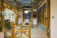 Huaning Kangyuan Homestay