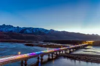 Thank Inn Premium (Baita Park Scenic Area | Gesar King City Scenic Area)
