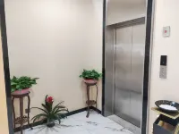 Seman Hotel (Qingdao Jinggangshan Road Subway Station)