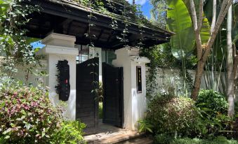 Xishuangbanna Menghai Dream Xiangjia Hot Spring Cloud Villa