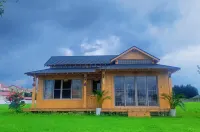 Yongxiu Banxiang Huatian Homestay Hotels near Yunju (Cloud Home) Mountain