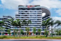 Ruijing Hotel (Haikou CDF International Duty Free City New Harbor Wharf Store) Hotel dekat Haikou Railway Station