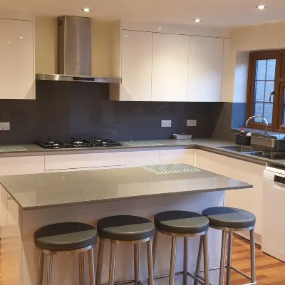 Luxury London 8 Bedroom House  Sleeps x 16 Ideal for London Visit Large Family Отели рядом с достопримечательностью «Район Хейнолт»