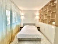 Elegant and Comfortable Studio Jouvenet - Bed and Breakfasts