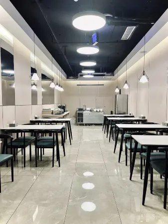 M·Star Hotel Отели рядом с достопримечательностью «Junfacheng Wen Yi Duo Park»