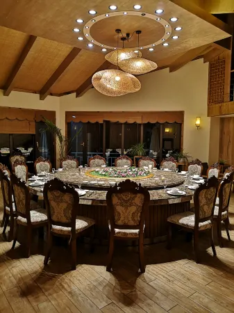 Moshang Weidu Holiday Farm (Maoshan Scenic Area) Отели рядом с достопримечательностью «Yuanfu Wanning Palace»