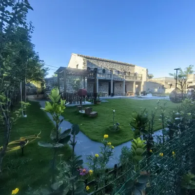 Yilou Tingfeng Chinese Inn Hotels near Tannan Bay