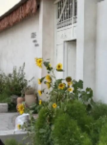 Before Sunset courtyard - 2-Star