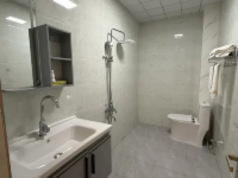 Tianranju Inn Hotels in Luquan