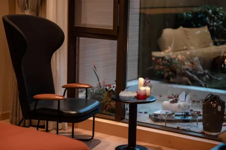 Baoxing Yunshang Xuxi Hot Spring Hotel Отели в г. Баосин