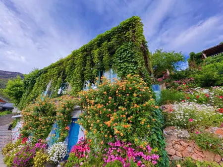 Tinghuatang Seaview Garden Inn Отели рядом с достопримечательностью «Dazu Pier»