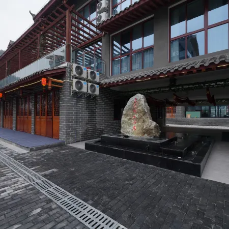 Qingmucun Grand Hotel (Qingmucun Ancient Town Tourist Reception Center)