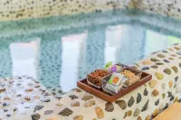 Li Xiangguo Wenquan Homestay (Li Xiaolu Bipenggou Scenic Area) - Hot Springs
