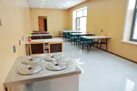 Huiyu Hotel (Mohe Beijixing Square)