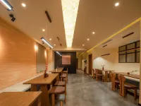 Lijiang Zai Shane Golden Mountain Sunrise View Oxygen-Enriched Boutique Hotel