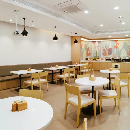 HanTing Hotel (Baotou Railway Station)