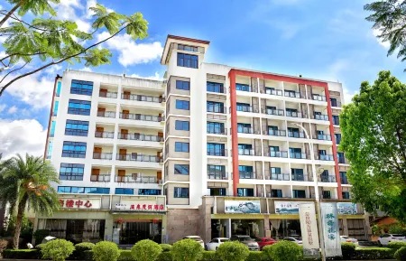 Linyu Huaxi Hot Spring Holiday Hotel