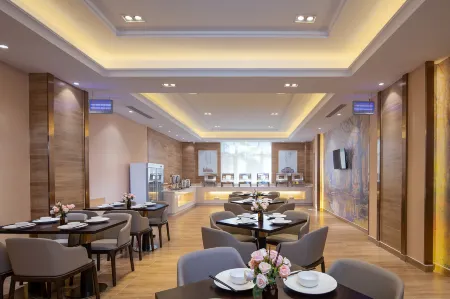 Vienna 3 Best Hotel (Guyuan Liupan Amusement Park) Отели рядом с достопримечательностью «The Guyuan Museum of Ningxia»