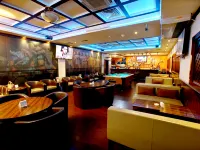 เอ็กเซลซิเออร์ โรงแรม ดาวน์ทาวน์ โรงแรมใกล้หอนาฬิกาเดรา