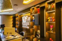 FEEGEE E-SPORT HOTEL - Apartments
