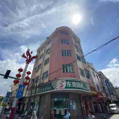 8-day Accommodation Hotel Exterior