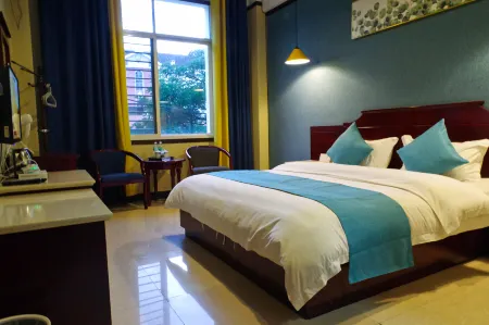 Yun Su Hotel Отели рядом с достопримечательностью «Longchuan Gymnasium»