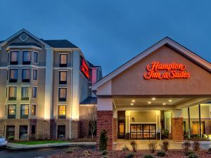 Hampton Inn & Suites Asheville Airport