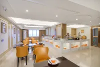 維也納飯店（興化市鄭板橋故居博物館店） - 停車場