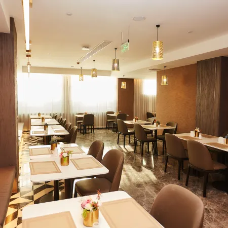 Homeinn Plus Hotel (Qiqihar Longhua Road)