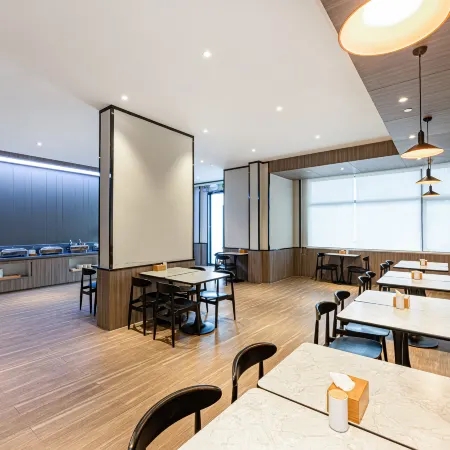 HanTing Hotel (Guoyang County Government Ziguang Avenue)
