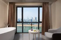 Orient river and city Hotel(Chongqing Jiefangbei Hongyadong store) - Mountain view