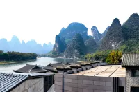 Liyin Jiangjing Meisu (Yangshuo Xingping Ancient Town, Twenty Yuan Scenic Area Branch) Hotels near Xingping Ancient Town