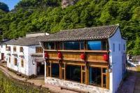 Changshenglou Hostel