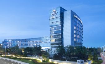 Grand Barony Qingdao Airport Hotel