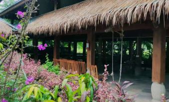 Jinghong Huayao Dai Farmhouse Chinese Inn