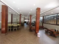 Yubeng Holiday Inn