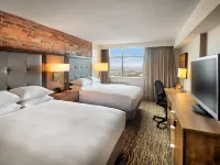 Doubletree by Hilton Toronto Airport โรงแรมในโตรอนโต
