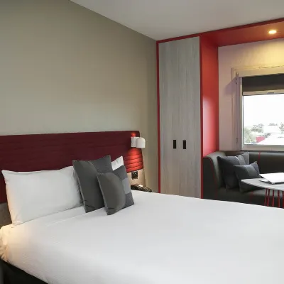 Ibis Sydney Airport Hotels near Mascot
