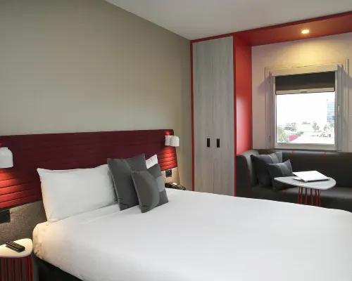 Ibis Sydney Airport Hotels near Green Square