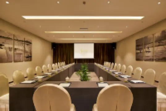 Beihai Hyatt Hotel (high-speed railway station store)