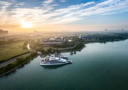 East Tai Lake Grand Hotel Отели рядом с достопримечательностью «Wangong Dike»