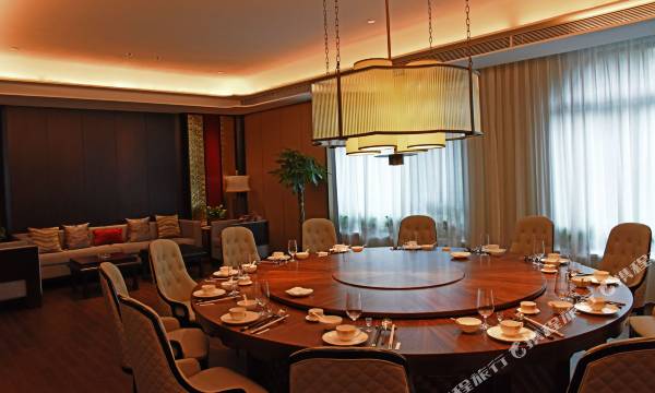 Qin'an Hotel