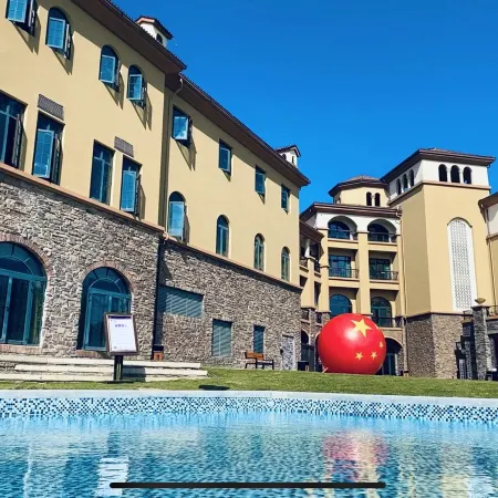 Zipeng Mountain Guangyuan International Conference Center
