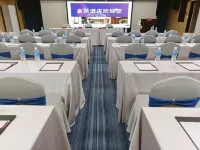 Golden LEAF Hotel Hotel a Puning