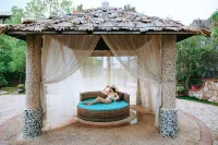 Tritonbay Saltwater Hotspring Resort - Hot Springs