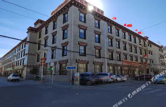 措拉嘎布大酒店